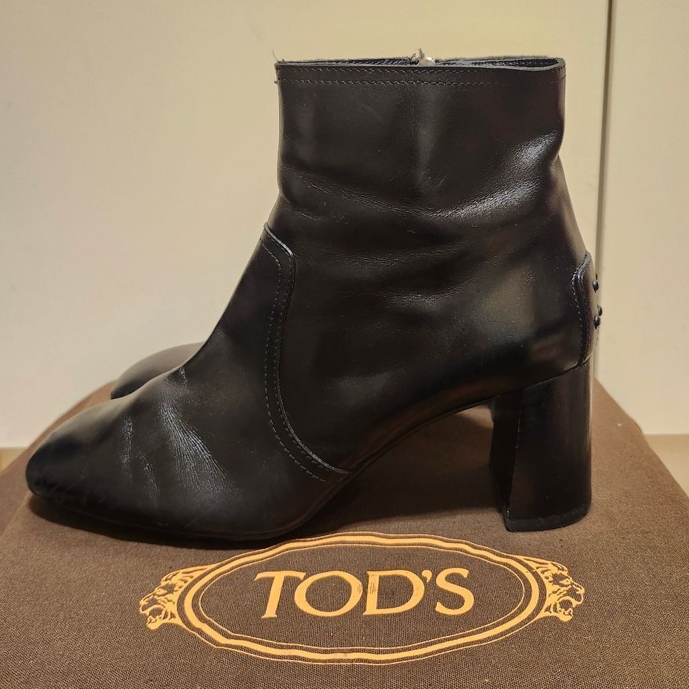 Tod's Black Calfskin Leather Square Toe Chunky Heel Ankle Boots Sz.9/39.5 $885